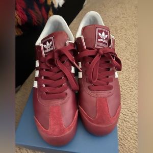 Mens Adidas Samoa, burgundy sz 11